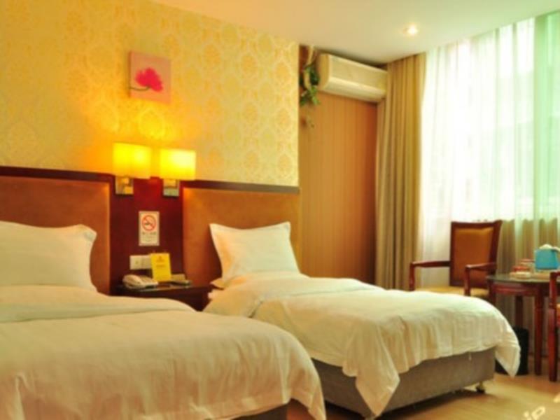 Kaiserdom Zhonghua Plaza Hotel Canton Esterno foto